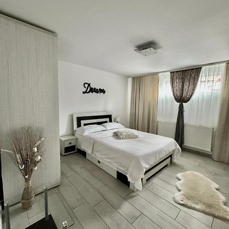 La Relax Apartment Brasov Exterior photo
